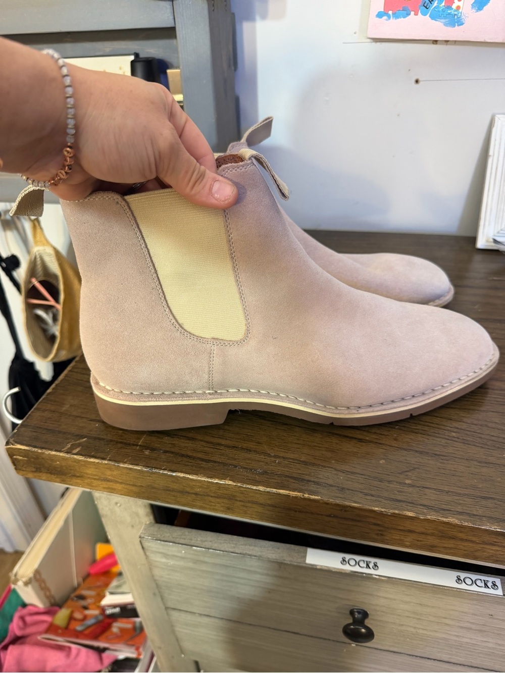 Vintage Foundry Co Men’s Suede Chelsea Boot in cream/beige size 11